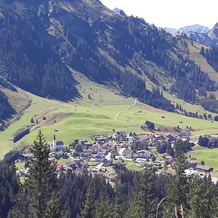 بيت خشبي Alpen بيروانغ