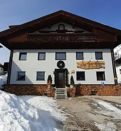 Alpen بيت خشبي