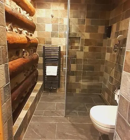 Alpen بيت خشبي