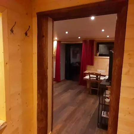 Alpen 山林小屋