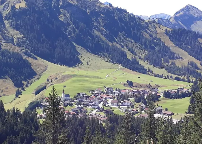 Деревянный коттедж Alpen Берванг