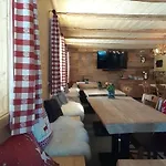 Alpen Lodge *